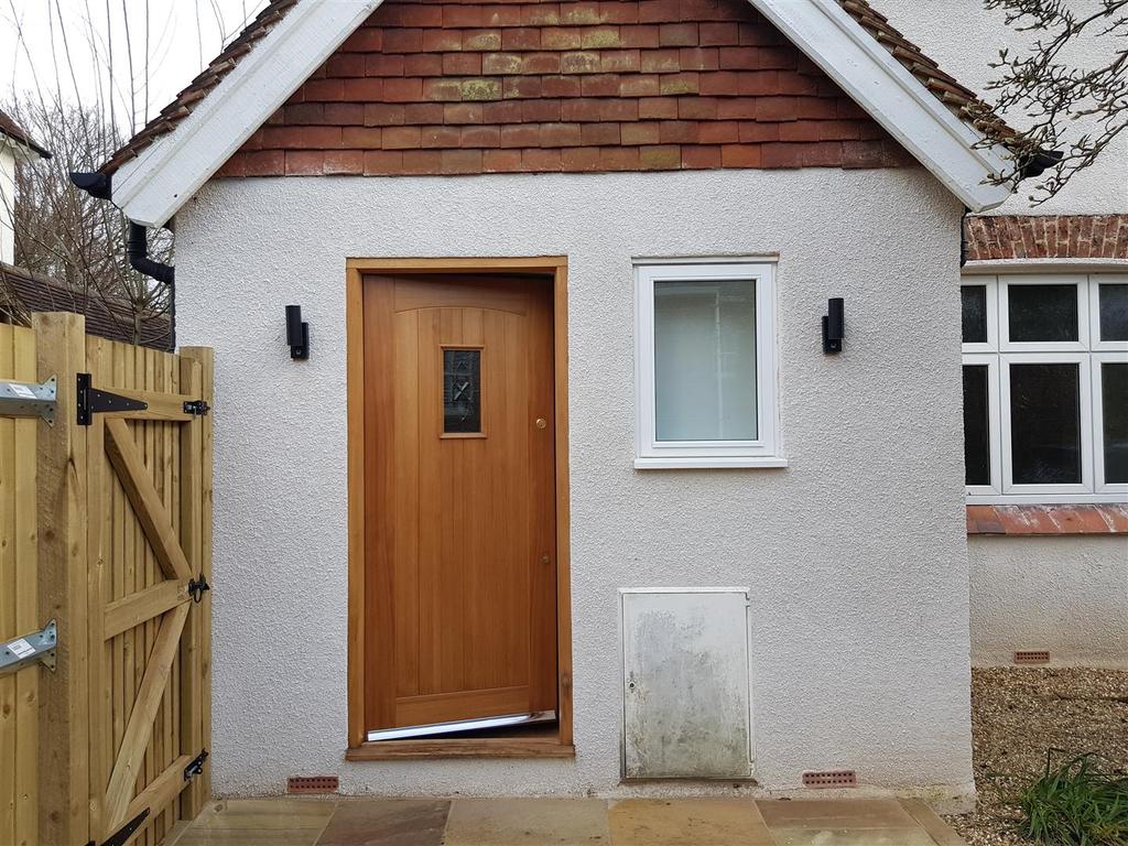Speldhurst Road, Langton Green... 1 bed house £1,100 pcm (£254 pw)