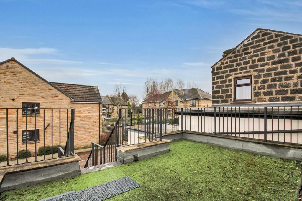 High Street, Yeadon, Leeds 2 bed apartment £725 pcm (£167 pw)