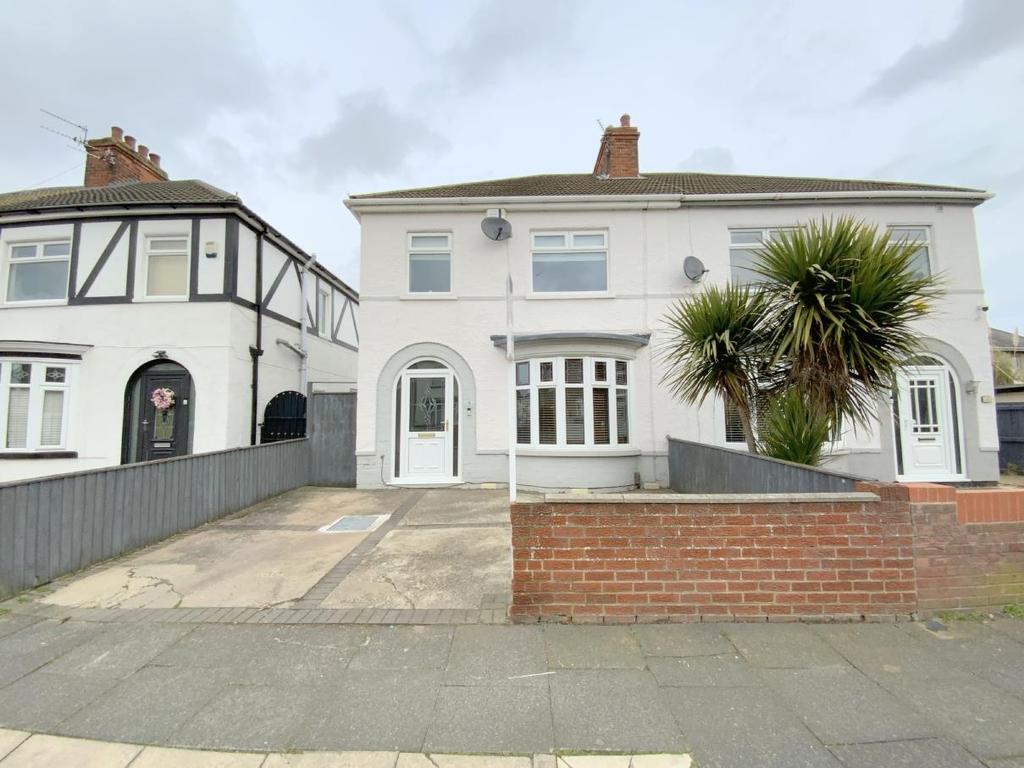 Lichfield Road, Grimsby 3 bed semidetached house £194,950