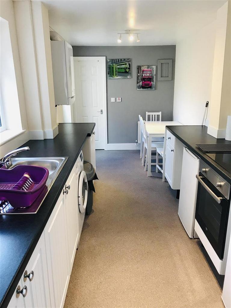Kildare Street, Middlesbrough, TS1 4RF 3 bed private hall to rent £347 pcm (£80 pw)