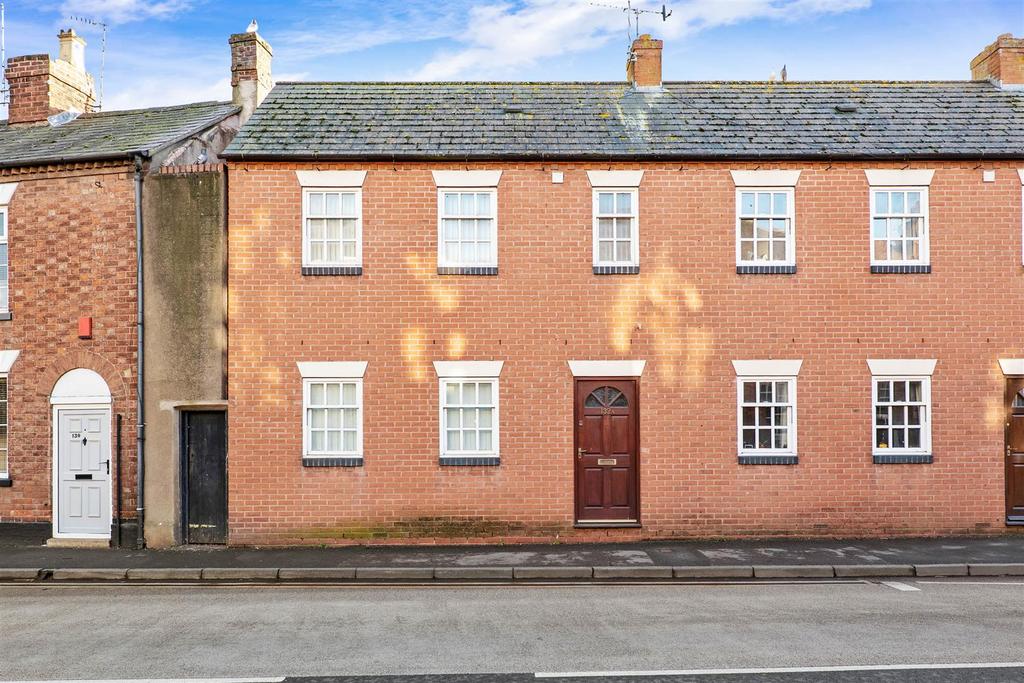 High Street, Pershore 2 bed terraced house £175,000