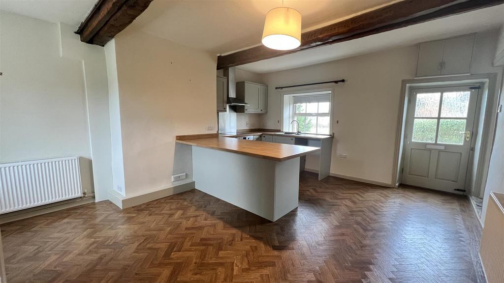 Norcroft Lane, Cawthorne, Barnsley 2 bed semidetached house to rent £1,000 pcm (£231 pw)