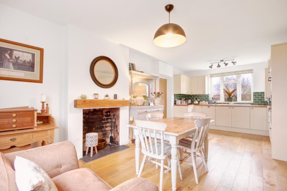 Ragley Road, Harvington, Evesham 3 bed semidetached house £345,000