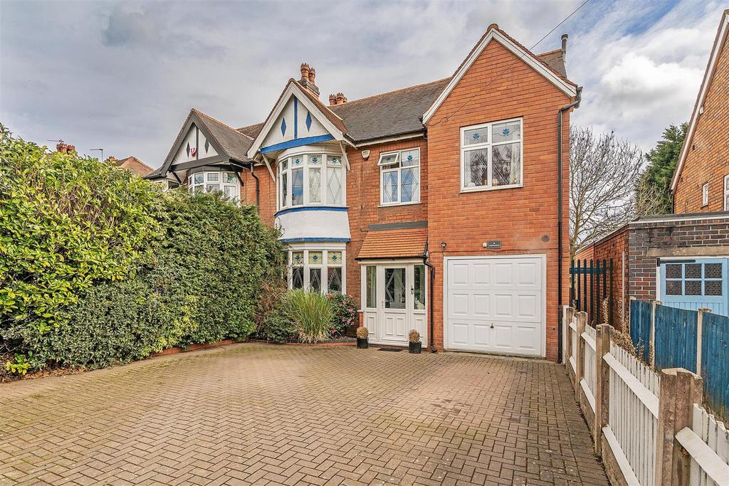 Lyndon Road, Solihull 5 bed semidetached house £500,000