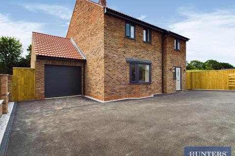 18a West End View, Cayton, Scarborough, YO11 3SP