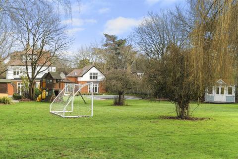 6 bedroom detached house for sale, Hillwood Grove, Hutton Mount, Brentwood