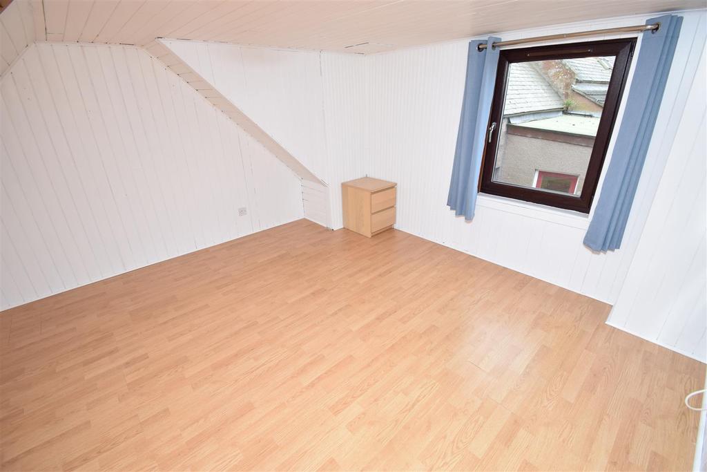 Bedroom two (2).jpg
