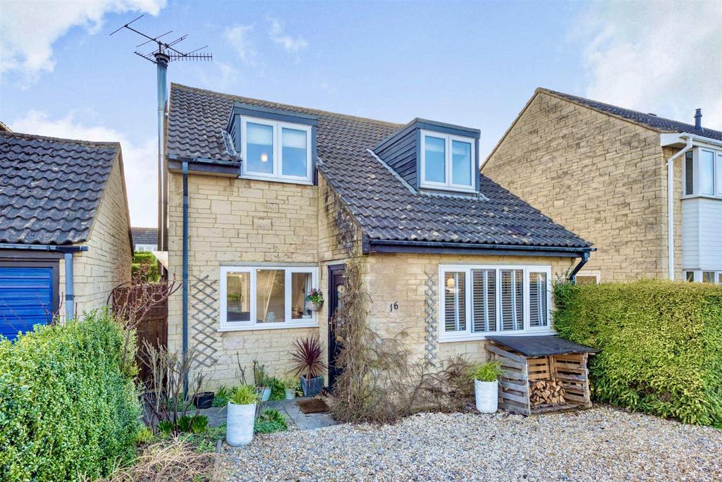 Pheasant Way, Cirencester 3 bed detached house £409,950