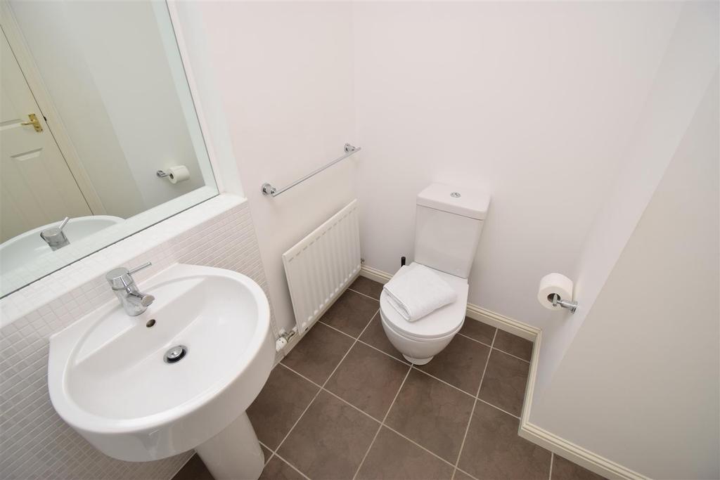 En suite shower room two (2).jpg