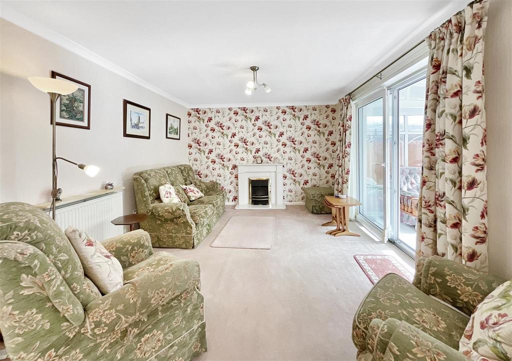 Corinium Gate, Cirencester 3 bed terraced house £465,000