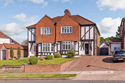 19 Lakeside Drive, Bromley, BR2 8QQ