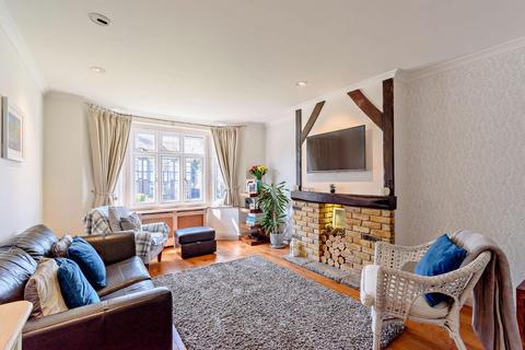 19 Lakeside Drive, Bromley, BR2 8QQ