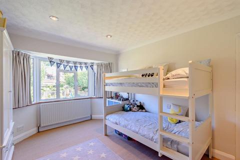 19 Lakeside Drive, Bromley, BR2 8QQ