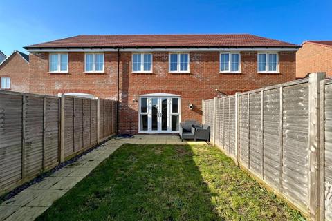15 Lake Drive, Hythe, CT21 4BN
