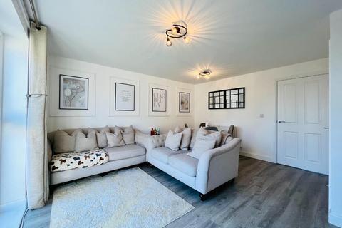 15 Lake Drive, Hythe, CT21 4BN