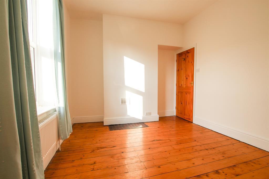 Albemarle Road, York 2 bed terraced house £900 pcm (£208 pw)