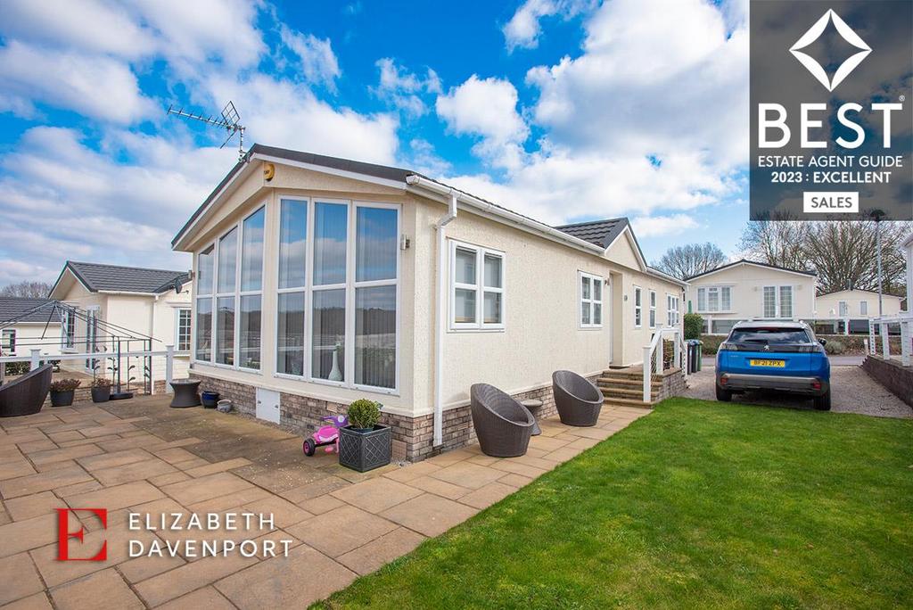 Red Lane, Burton Green, Kenilworth 2 bed park home £250,000