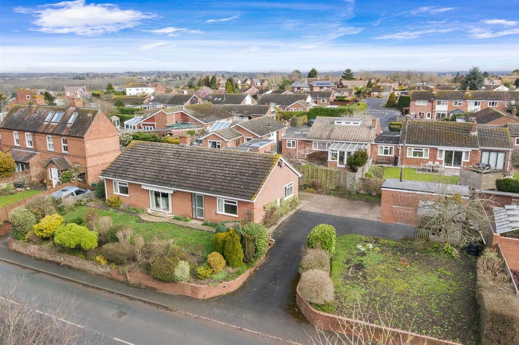 Sailors Bank, Lower Broadheath, Worcester 2 bed detached bungalow for sale £375,000