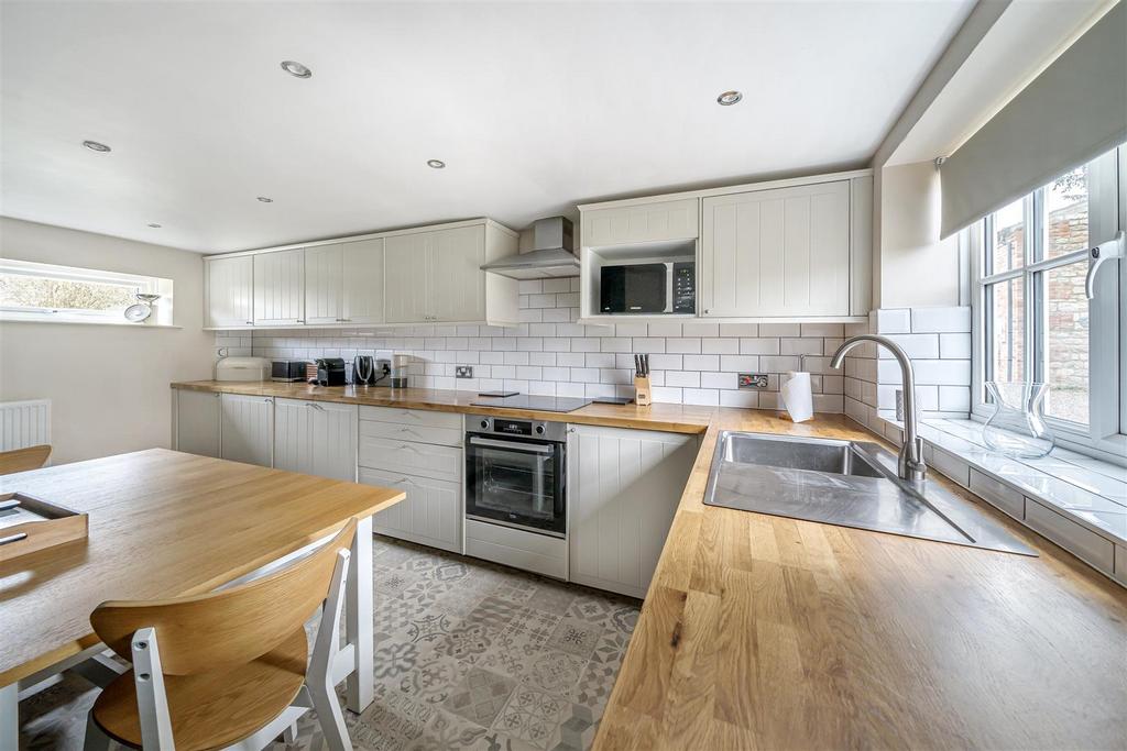 Kitchen/dining