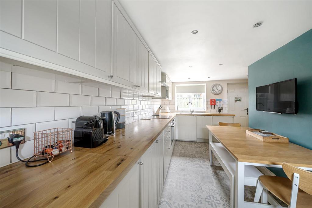 Kitchen/dining