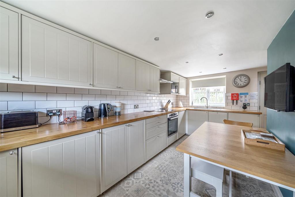 Kitchen/dining