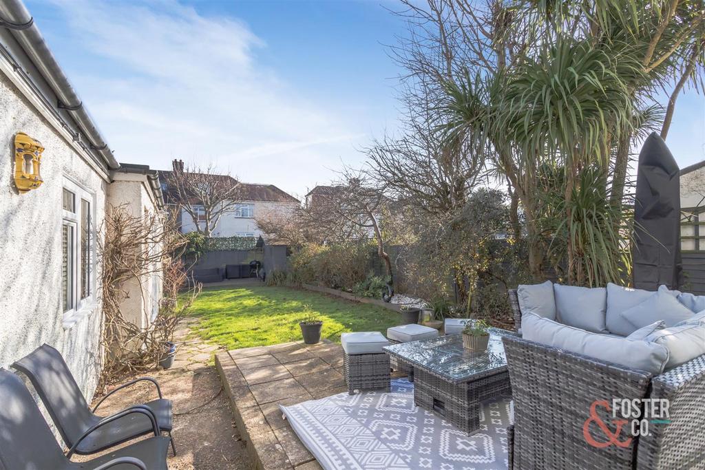 Berriedale Avenue, Hove 4 bed semidetached house £1,100,000