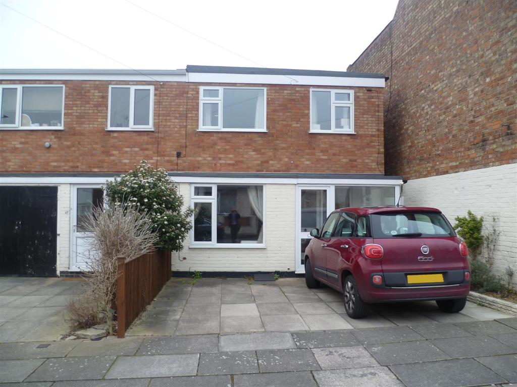 Lorraine Road, Leicester 3 bed house £800 pcm (£185 pw)