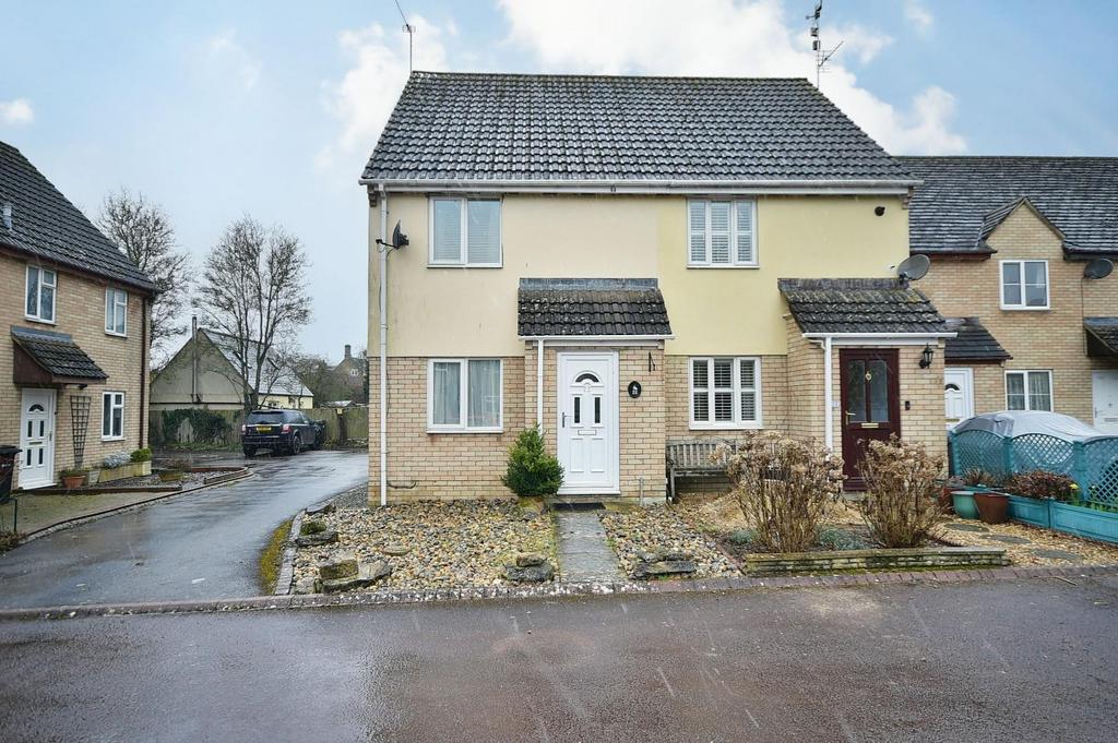 Jefferies Close, Fairford 2 bed end of terrace house £259,000
