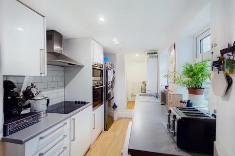 219 Godstone Road, Kenley, CR8 5BN