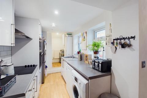 219 Godstone Road, Kenley, CR8 5BN