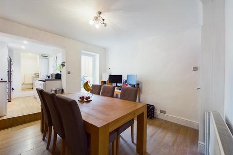 219 Godstone Road, Kenley, CR8 5BN