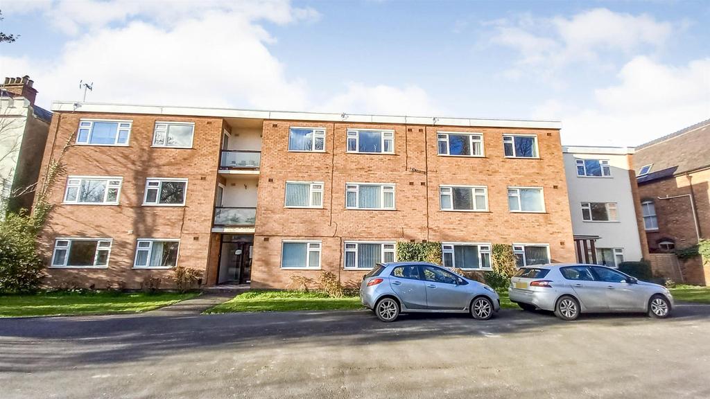 Upper Holly Walk, Leamington Spa 2 bed apartment £950 pcm (£219 pw)