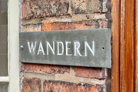 Wandern Alne Road, Tollerton, York, YO61 1QA