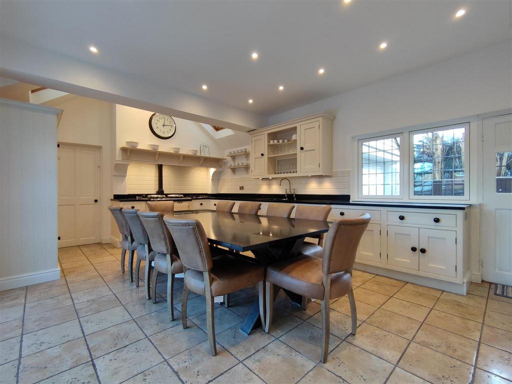 Breakfast Kitchen Aspect 2