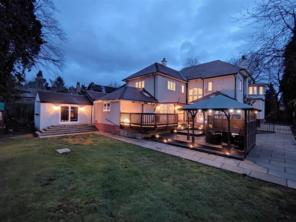 Rear Aspect (Night)