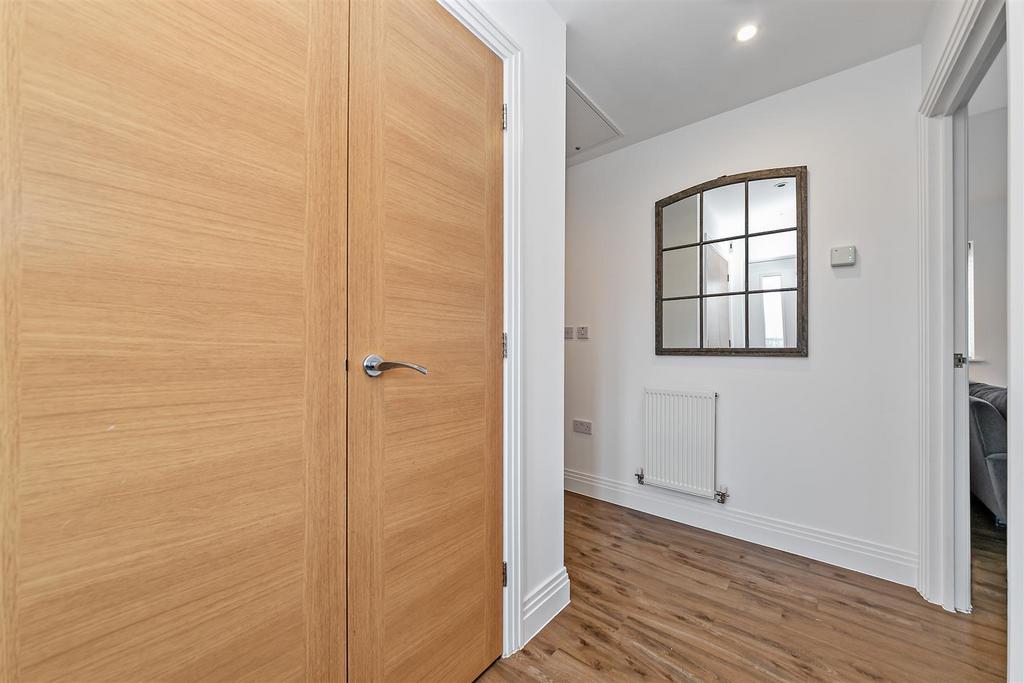8 Cassius Drive-11.jpg