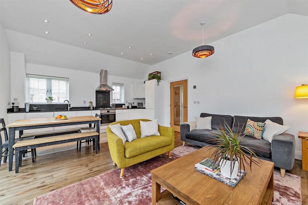 8 Cassius Drive-20.jpg