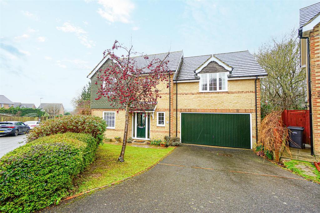 Darwell Close, St Leonardsonsea 5 bed detached house £550,000