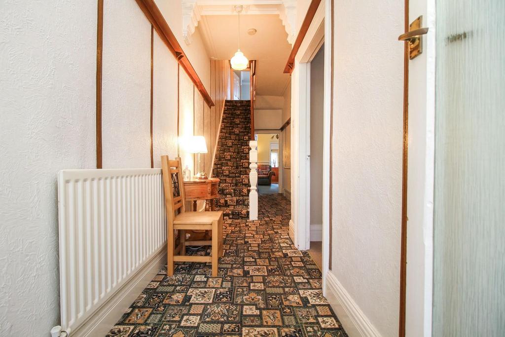 North Parade, Whitley Bay 4 bed terraced house £310,000