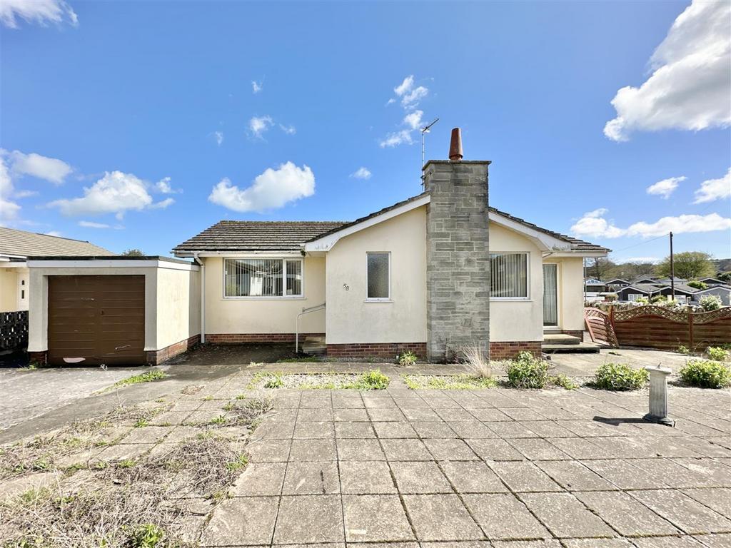 The Close, Brixham 2 bed detached bungalow £325,000