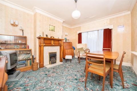 41 Boston Gardens, Brentford, TW8 9LS