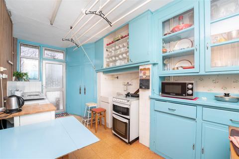 41 Boston Gardens, Brentford, TW8 9LS