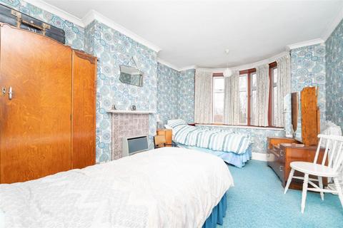 41 Boston Gardens, Brentford, TW8 9LS