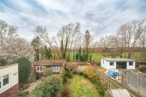 41 Boston Gardens, Brentford, TW8 9LS