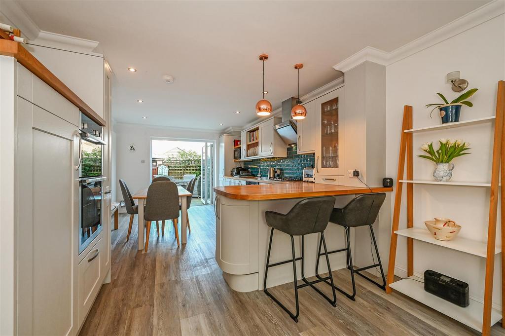 Nineveh Shipyard, Arundel 3 bed terraced house £750,000