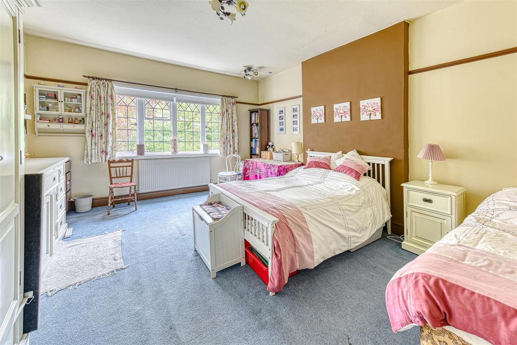 Cheviot House-bed3.jpg