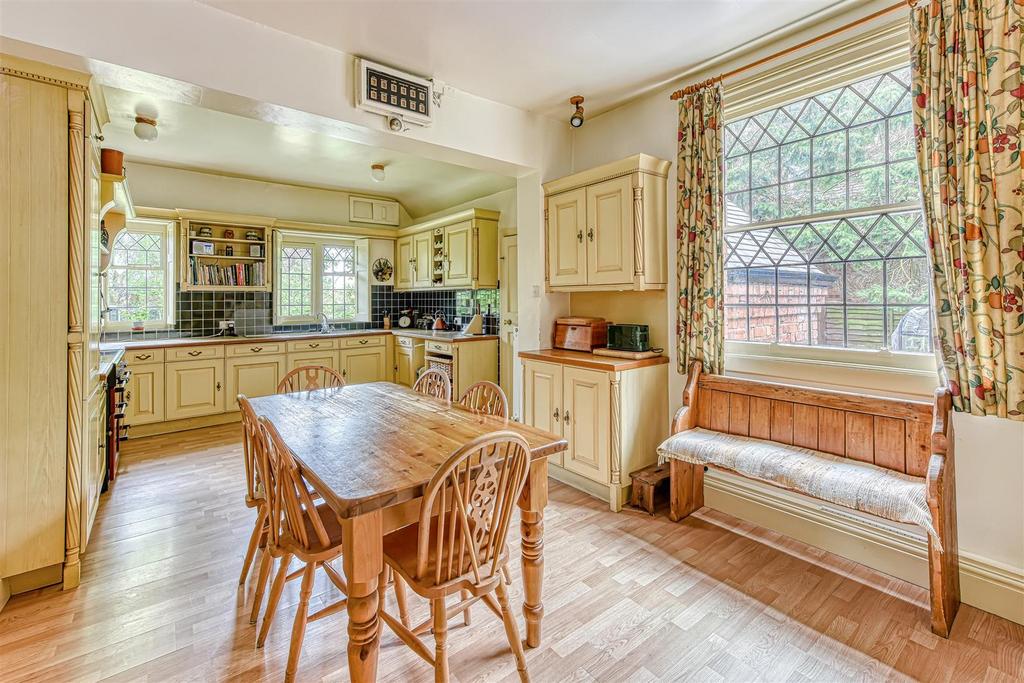 Cheviot House-kitchen1.jpg