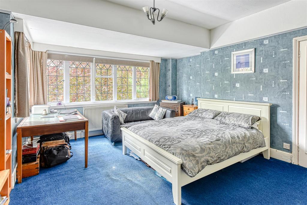 Cheviot House-bed2.jpg
