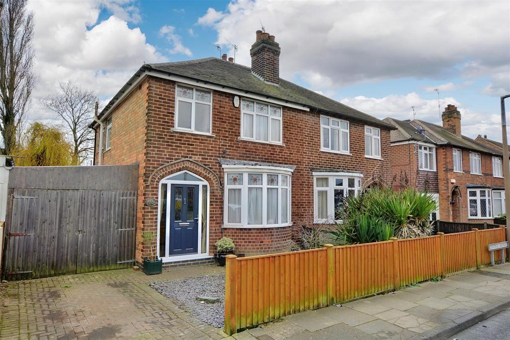 Central Avenue, Stapleford, Nottingham 3 bed semidetached house £249,950