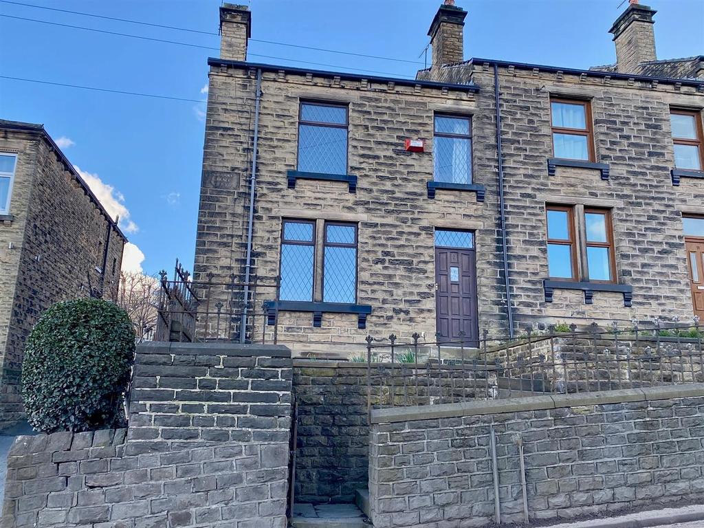 Hopton Lane, Mirfield 3 bed end of terrace house £189,950